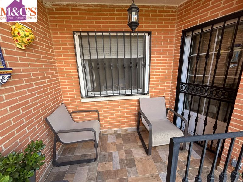 Foto c6cda52c-44e0-48ac-8255-ddec2c4de7e1. Casa amb xemeneia calefacció aparcament piscina a Puertollano