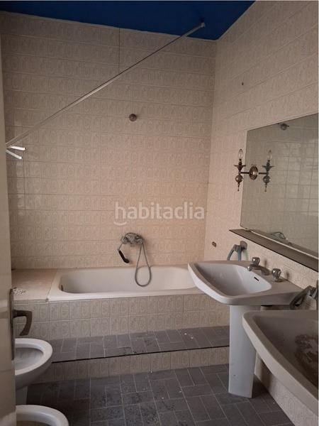 Foto c7ff464f-c055-4a1b-afc5-45c2011790ff. Alquiler local comercial local con vivienda a reformar en Ejido (El)