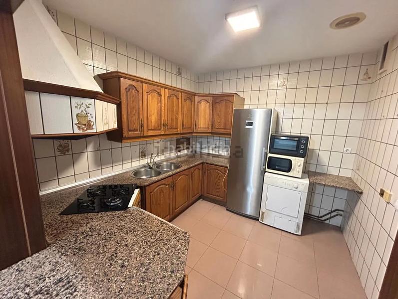 Foto 7725a658-5a29-46b1-aa0a-8d184af46943. Casa a schiera con camino riscaldamento in Roquetas pueblo Roquetas de Mar