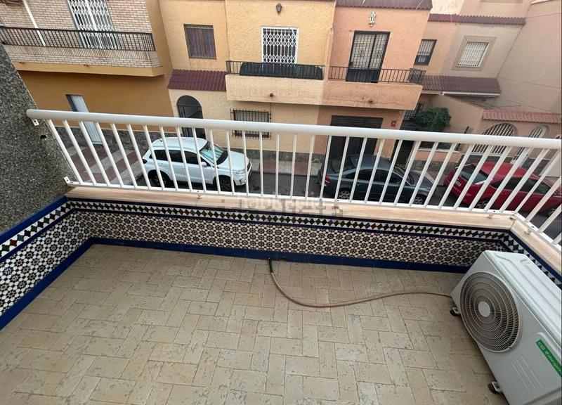 Foto 8fdab16b-45b2-4ace-ad58-a19492ffbd91. Casa a schiera con camino riscaldamento in Roquetas pueblo Roquetas de Mar