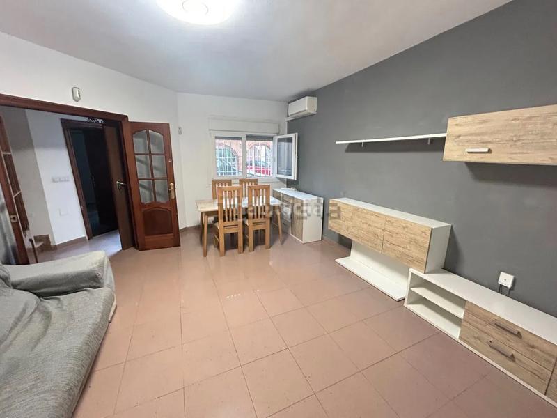 Foto c9ad18ac-8ea4-4f43-b3be-3b85e85cf443. Casa a schiera con camino riscaldamento in Roquetas pueblo Roquetas de Mar