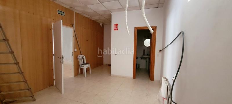 Foto 0420dbde-587b-486a-8cbb-b62e9ff44c74. Alquiler local comercial  en zona muy concurrida y con escaparate en Roquetas de Mar