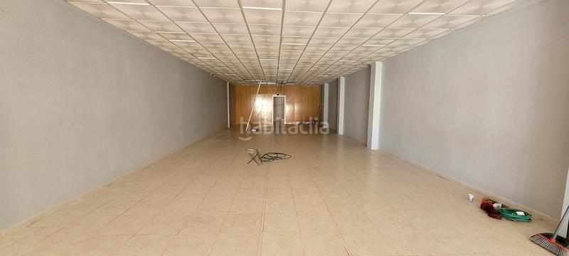 Foto 061d9174-07a1-4615-8ca0-dc0771ff3ca7. Alquiler local comercial  en zona muy concurrida y con escaparate en Roquetas de Mar