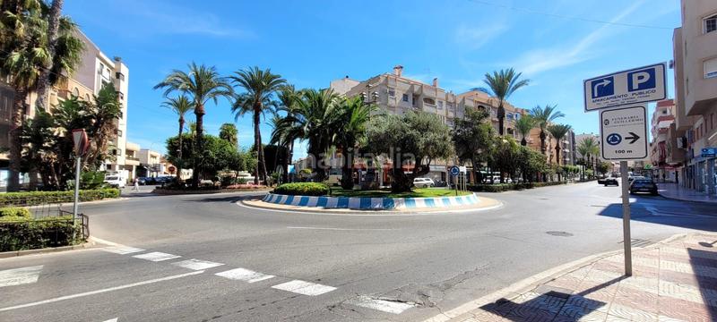 Foto 6bbd6ecf-905d-4017-8e71-b26a0a3bda81. Alquiler local comercial  en zona muy concurrida y con escaparate en Roquetas de Mar