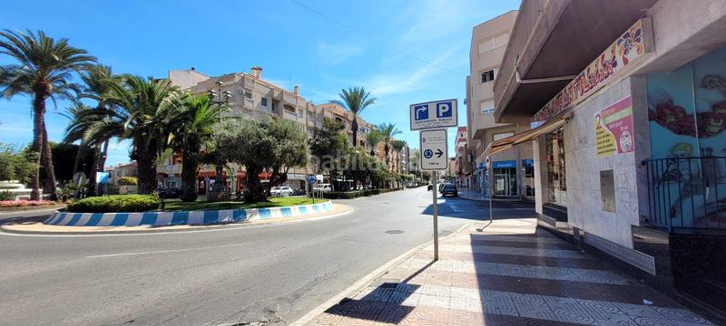 Foto 73f70707-f25c-470c-9cbe-c8dceebb3353. Alquiler local comercial  en zona muy concurrida y con escaparate en Roquetas de Mar