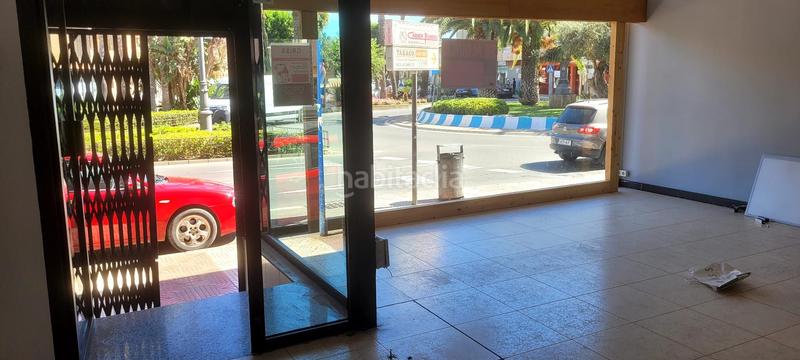 Foto 8859dd7d-4464-4b5d-8ff8-6a1cafed3d47. Alquiler local comercial  en zona muy concurrida y con escaparate en Roquetas de Mar