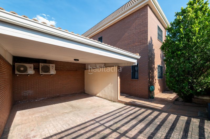 Foto 974424fb-b4bd-4734-b34a-823796d5e9dd. Xalet amb xemeneia calefacció aparcament piscina a Rozas de Madrid (Las)