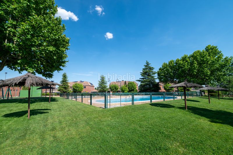Foto f3eb856d-19b9-4e72-8f8b-750a201ad55a. Xalet amb xemeneia calefacció aparcament piscina a Rozas de Madrid (Las)