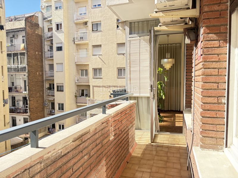 Foto d9e4b9f3-d5b9-44a4-bb1a-af93d7d6e1b6. Pis a El Camp de l´Arpa del Clot Barcelona