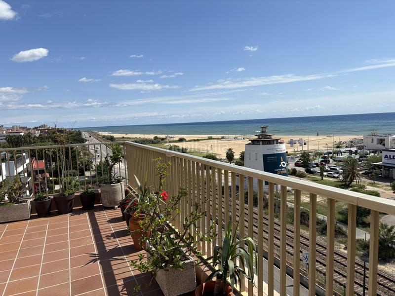 Foto 3ec47ccf-4127-4afc-9740-73b18045581c. Ático atico en venta con gran terraza vistas mar en Premià de Mar