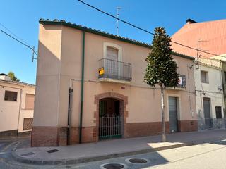 Casa adossada  Major. Excelente casa en el centro de sils
