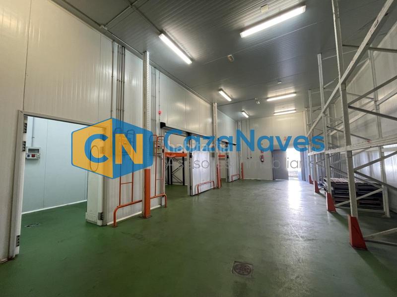 Foto deb5e27b-1a5f-4d2e-bcae-ac921dbaa69b. Industrial building in Coslada pueblo Coslada