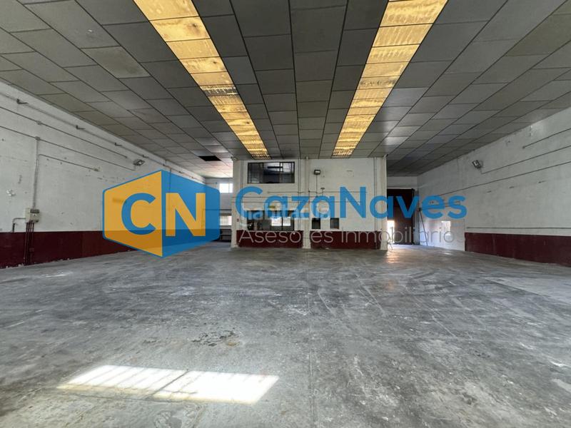 Foto b9fa9bb7-cc8d-45ee-bb2c-b3e8d16f46c1. Lloguer nau industrial a Torres de la Alameda