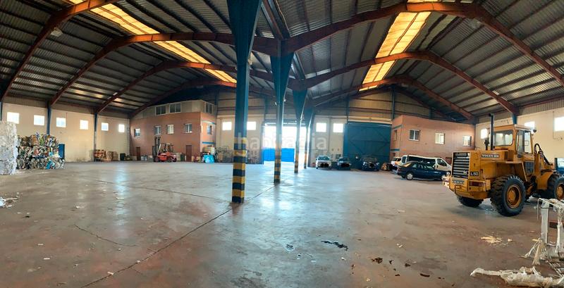Foto 544077a2-4fa4-4d85-91bf-e37e55ed0c92. Rent industrial building in Leganés norte Leganés