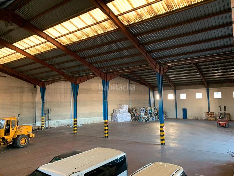 Foto 6437bc2a-820c-4dfe-98f4-f84110041d67. Rent industrial building in Leganés norte Leganés