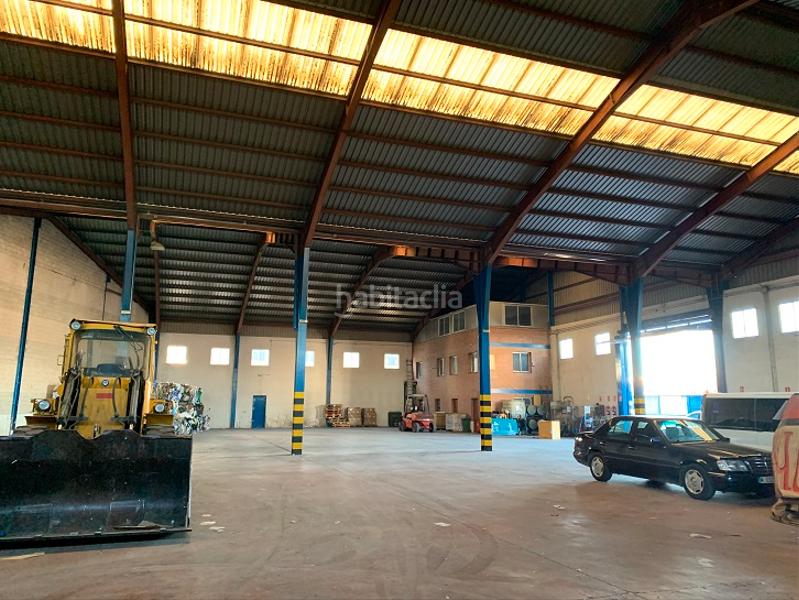 Foto b2859814-ab05-461b-81bb-99fc3a03f7df. Rent industrial building in Leganés norte Leganés