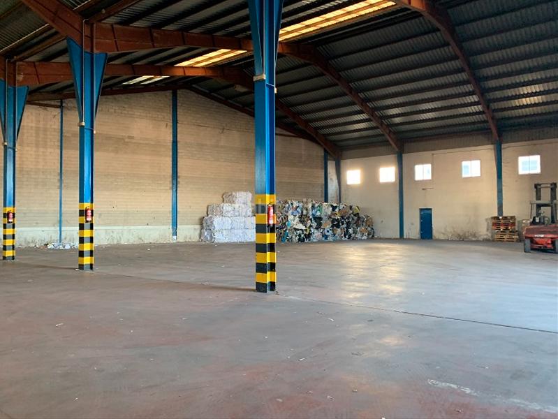 Foto c5eb7eed-b013-4aa8-882f-0536f4f22832. Rent industrial building in Leganés norte Leganés