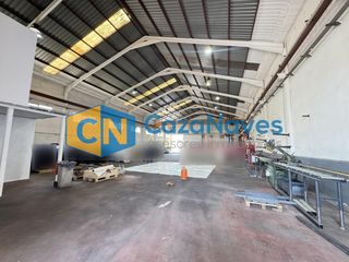 Miete Fabrikhalle in La Dehesa - El Pinar. Alquiler de nave industrial con puente grúa en navalcarnero