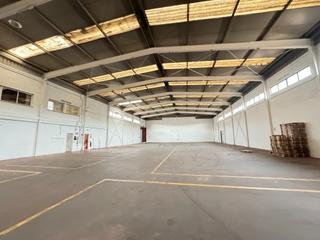 Bâtiment à usage industriel à Valdepelayo-Montepinos-Arroyo Culebro. Nave en venta o alquiler en leganes