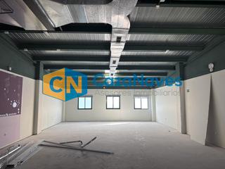 Miete Fabrikhalle in Villaverde Alto. Nave en alquiler en villaverde cerca del tren