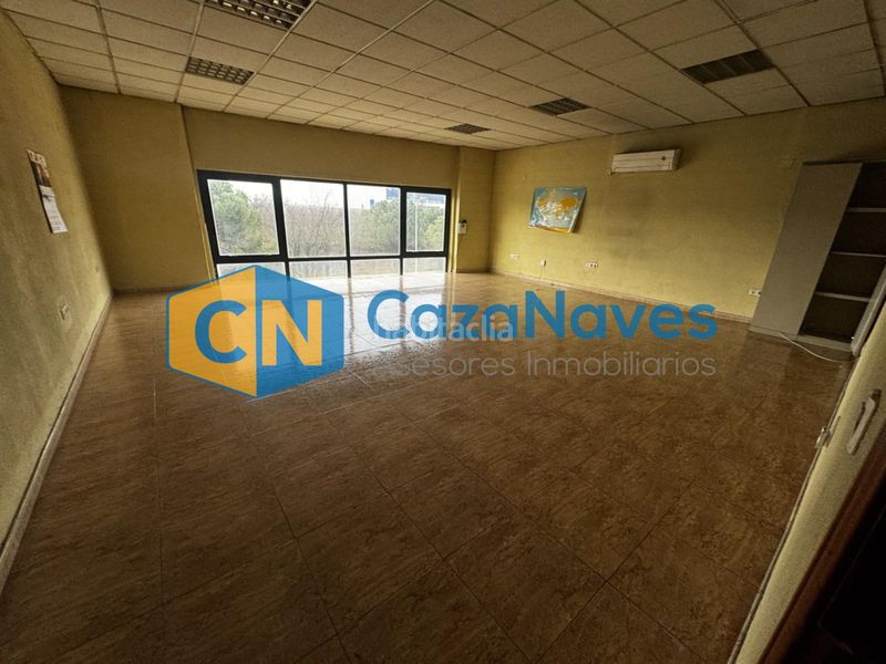 Foto fd2c6ec3-fb3a-4db4-8fdd-d1fee4d63e0d. Location bâtiment à usage industriel dans Zona Industrial Pinto