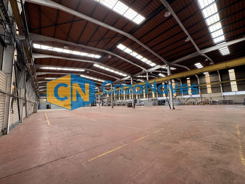 Foto fc889e38-75b1-41f6-af21-8bc5f7d76aae. Nau industrial a Zona Industrial Pinto