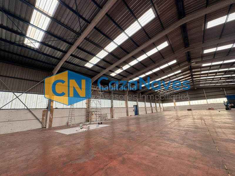 Foto 8e3a0277-e09b-4147-bd6b-d79a6a4f8c64. Bâtiment à usage industriel dans Zona Industrial Pinto