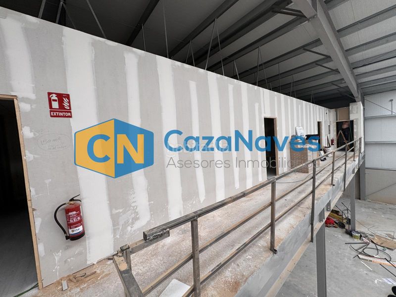 Foto 4ea3003b-3aa2-4c3b-b435-1485e19aaf3e. Nau industrial a Loeches