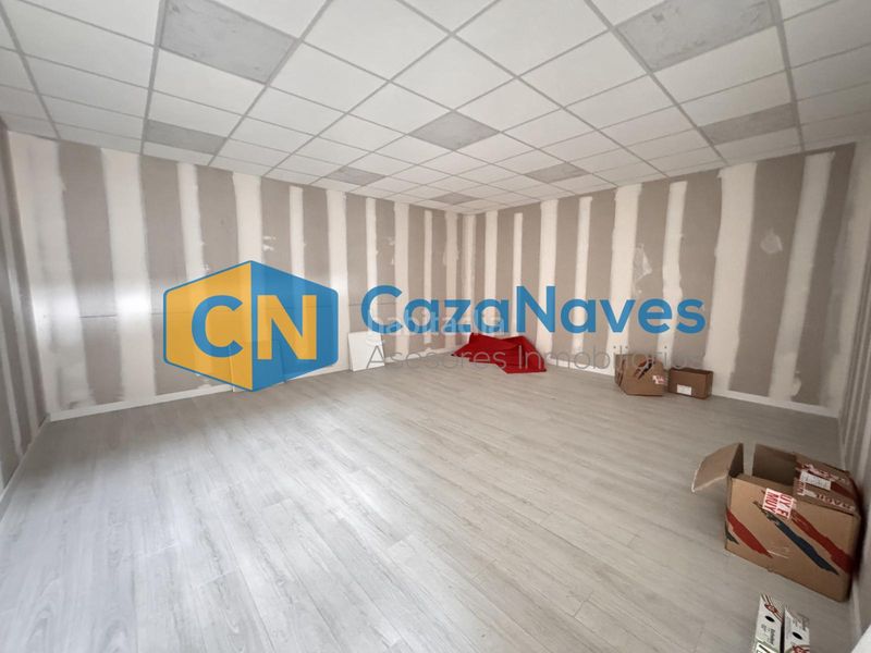 Foto aca5453a-f183-4abb-a24b-f900b19f4585. Nau industrial a Loeches