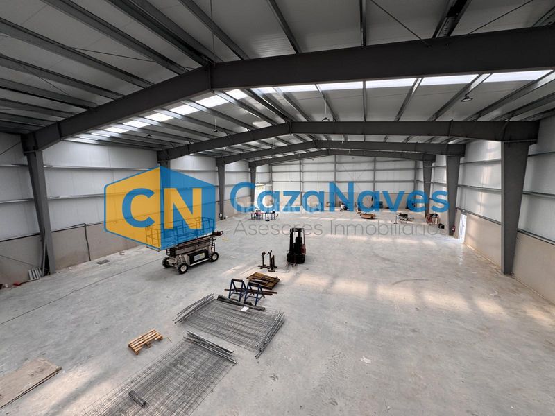 Foto b255bfb8-3c6b-4633-a243-c278f5dbab68. Nau industrial a Loeches