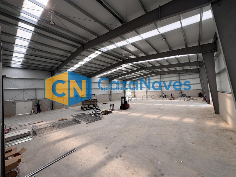 Foto d6067171-73a9-47ff-bbca-0ba403d358d8. Nau industrial a Loeches