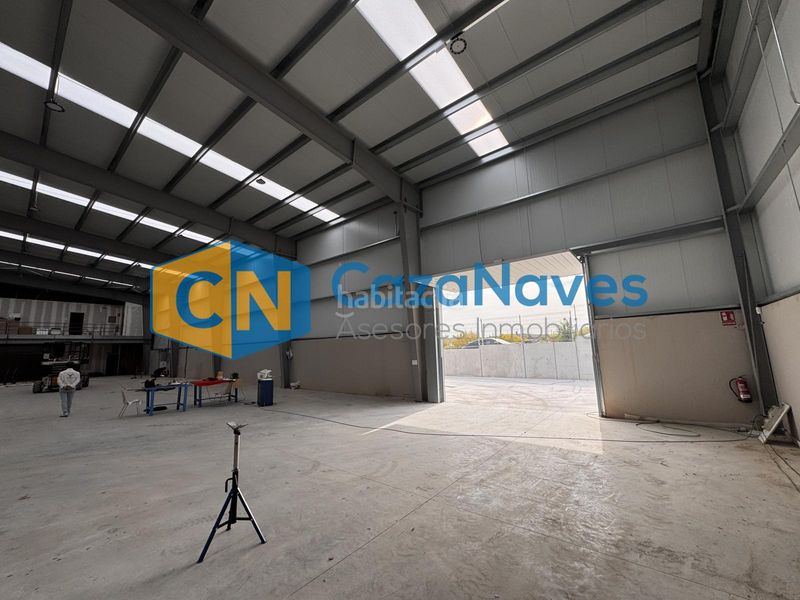 Foto def1ffca-e6b3-4a93-85c6-6732acbbd82d. Nau industrial a Loeches