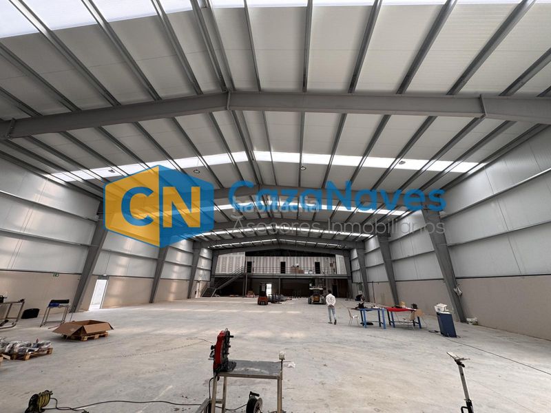 Foto fc17168b-16e6-4bd0-ae55-f454b2d4af01. Nau industrial a Loeches