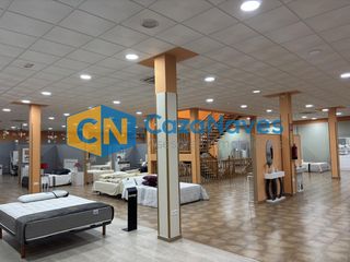 Nau industrial a Yuncler. Nave comercial en venta en fachada de la autovia