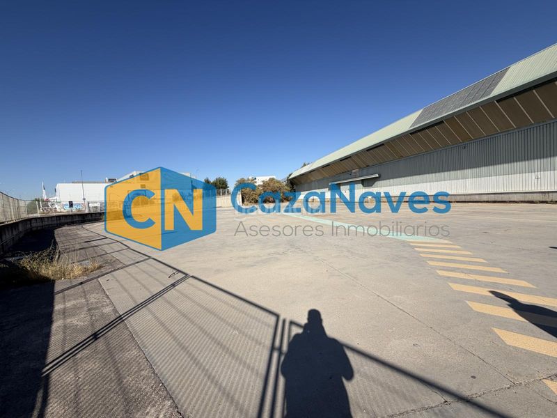 Foto c6be44ba-d586-4ef9-ba7c-65e12f395cf2. Capannone industriale in El Barral Ferial Coslada