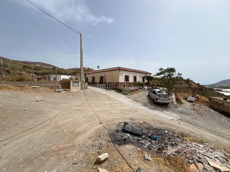 Foto c8c7d96d-9517-498c-9fe0-c57e5401bc23. Finca rústica a Lújar