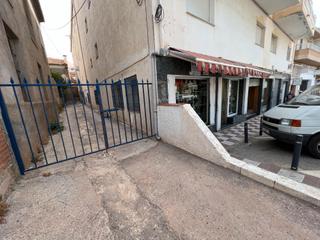 Local Comercial a Avenida gonzález robles 55d. Local comercial su situacion es valido para cualquier negocio.