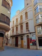 Maison jumelée à Centro. Casa modernista
