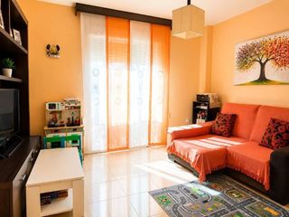 Pis  Calle santa isabel. Vivienda muy luminosa en venta