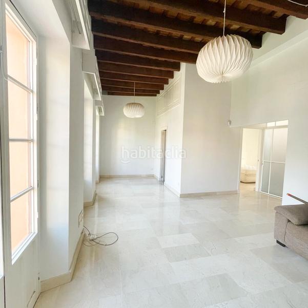 Foto d9c83e6d-d7df-4ec7-bfbf-914b5eb3d091. Rent house in La Buhaira Sevilla