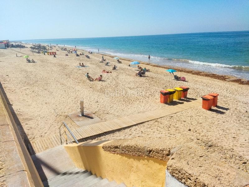 Foto 006135ee-8858-45ad-a490-a8e66e170f82. Alquiler piso en avenida amílcar barca 17d 1ª línea playas y paseo marítimo en Cádiz