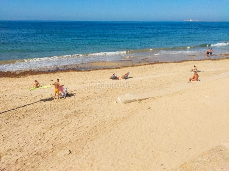 Foto d7d6d0bd-c0a3-4cd5-839e-40cf90bf355b. Alquiler piso en avenida amílcar barca 17d 1ª línea playas y paseo marítimo en Cádiz