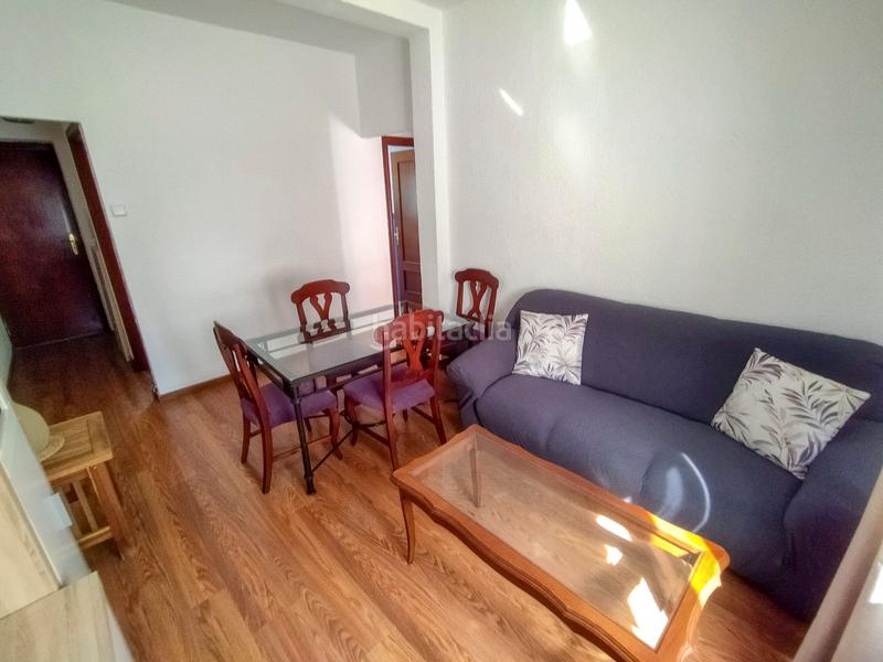 Foto 4d378685-eaa4-4343-9ca9-b80980b13881. Location appartement dans avenida amílcar barca 17d dans Cádiz
