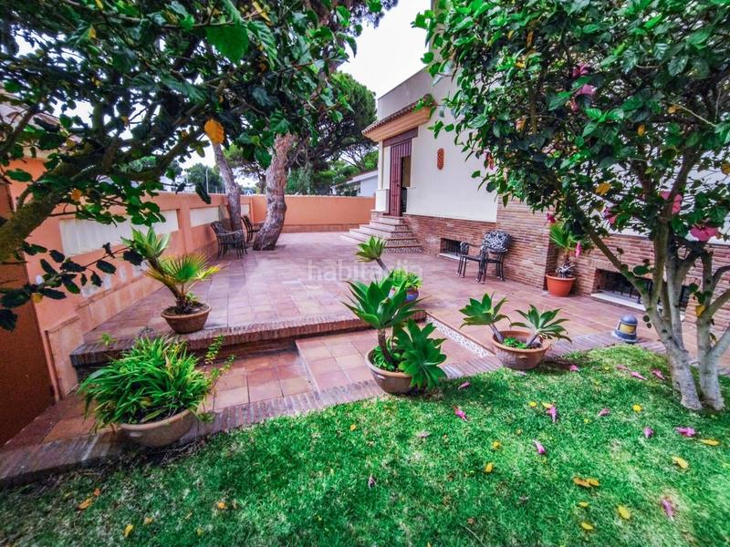 Foto 237ce91d-96f5-4945-a8f6-c1fddf827b67. Chalet dans calle el boquerón 2 dans La Barrosa Chiclana de la Frontera