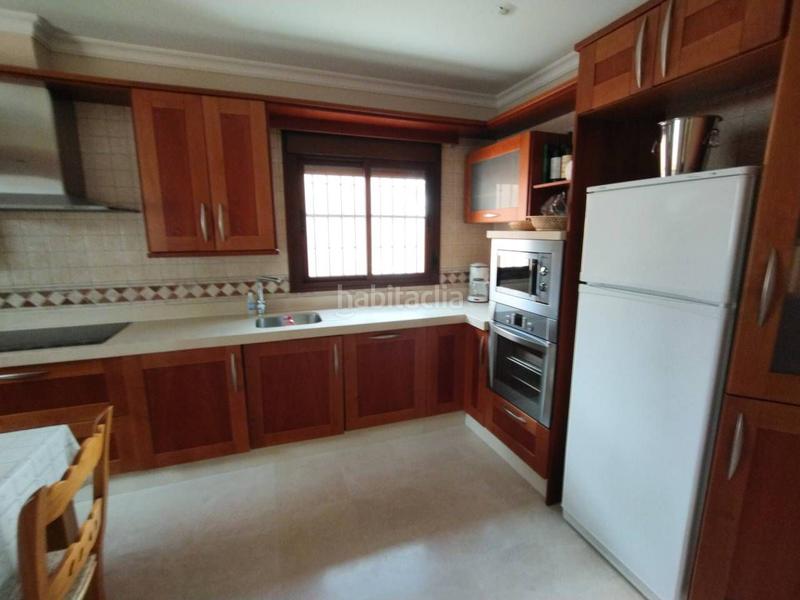 Foto 71ab51dd-c12a-416d-98a3-170f4a4b3980. Chalet dans calle el boquerón 2 dans La Barrosa Chiclana de la Frontera