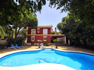 Rent Chalet in Avenida de la barrosa 11. 3 minutos a pie playa barrosa
