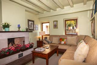 Casa  Plaza planhèra 1b. Casa en el centro de bagergue