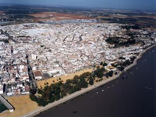 Pis  Calle de la noria. Aquí está tu nuevo hogar en el corazón de coria del río