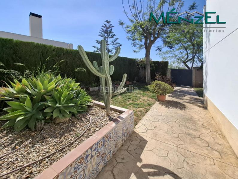 Foto 10d3f71a-8f4e-4d2c-aa1c-b6ecd8094900. Chalet en Espartinas pueblo Espartinas