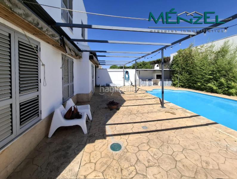 Foto bc22dbae-792f-4631-a7e4-4a893254d80a. Chalet en Espartinas pueblo Espartinas